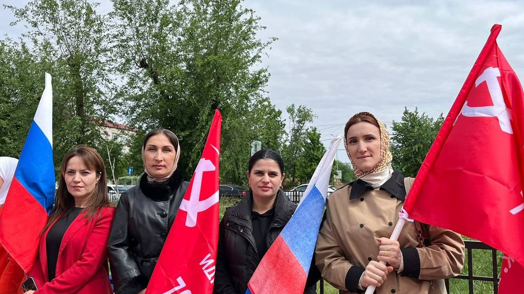 Сотрудники УСЗН присоединились к Республиканской акции "Знамя Победы"